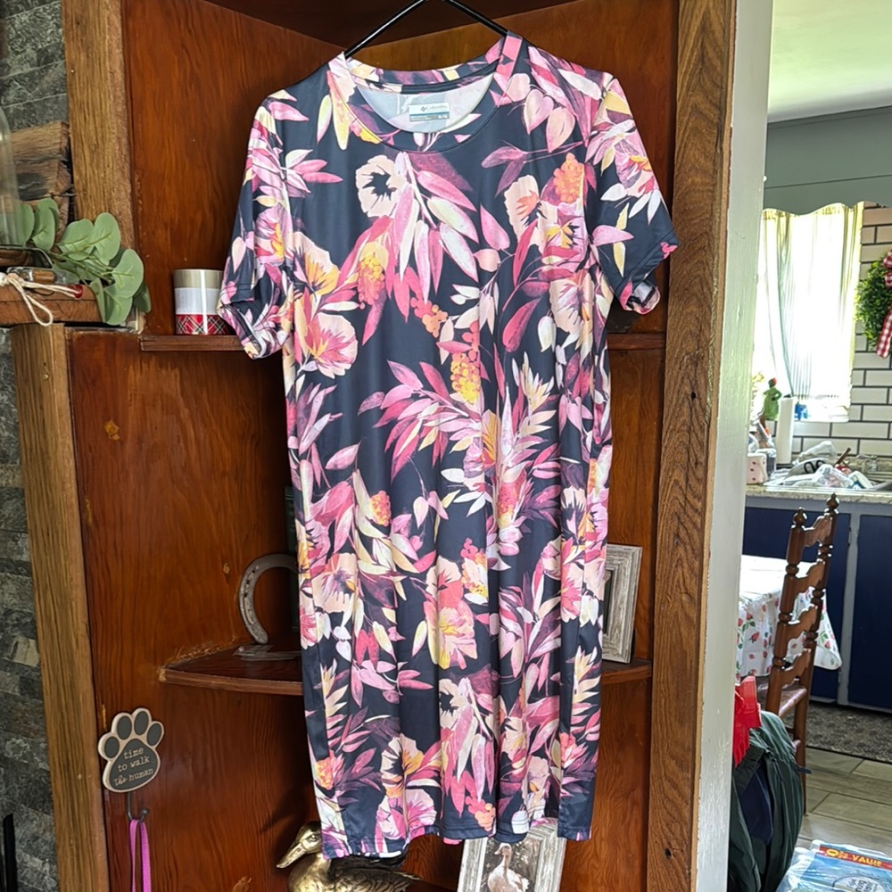 Columbia Pink and Orange Sheath Mini Dress Casual Crew Neck Short Sleeve